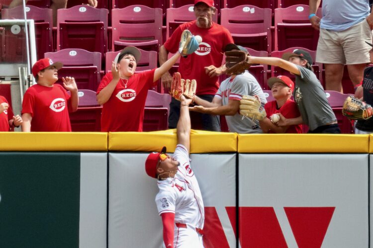 Reds drop series to Diamondbacks